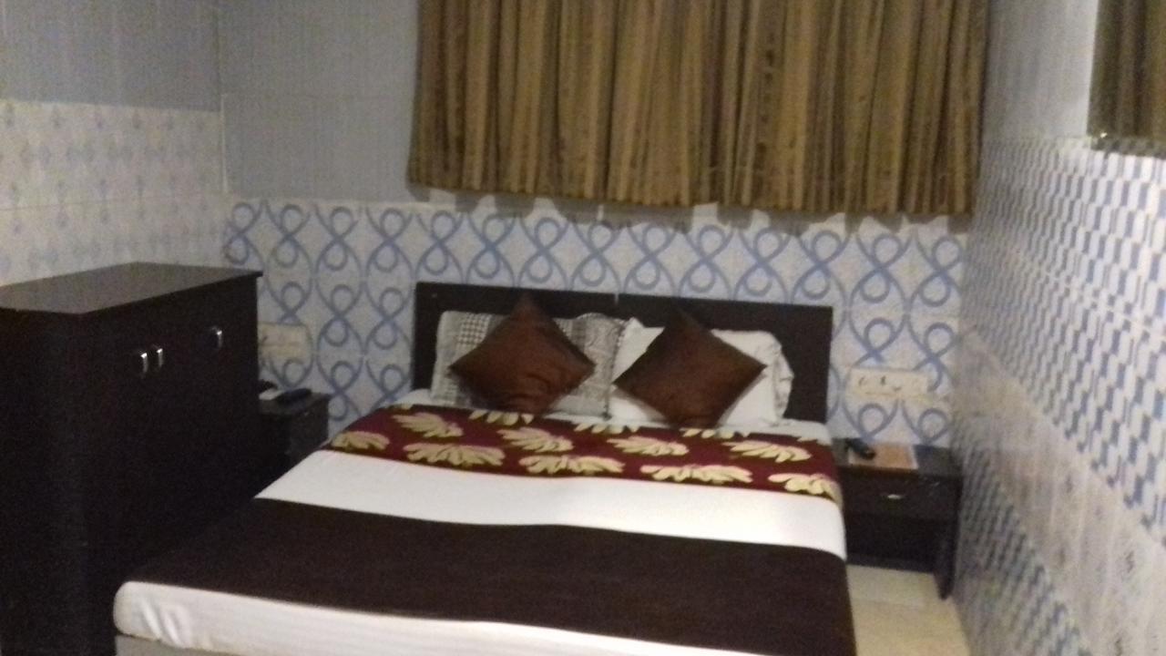 Hotel Majesty Palace Mumbai Exterior photo